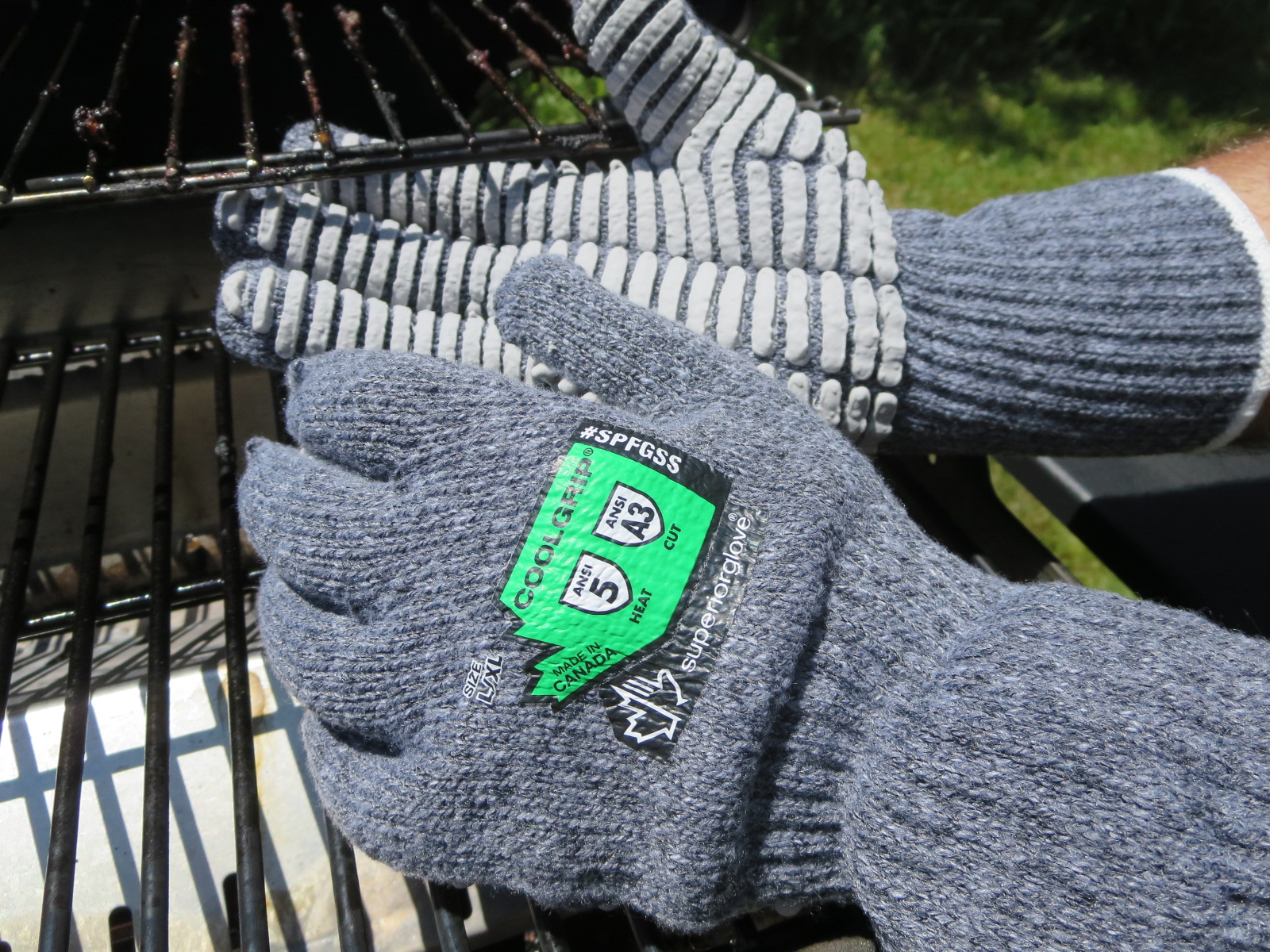 SPFGSS - Superior Glove® Cool Grip® Salt and Pepper String-Knit Glove with Heat-Resistant Silicone Strips